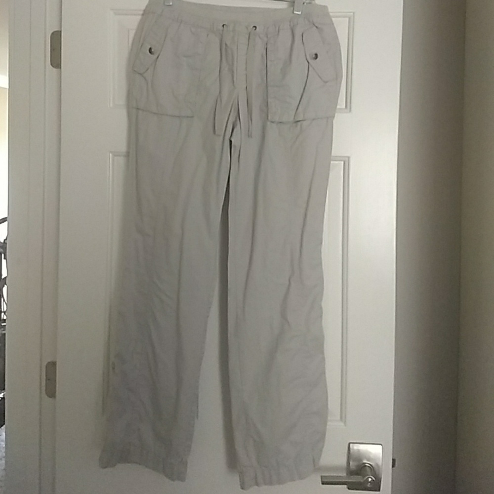 Old Navy khaki pants 👖
